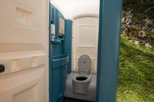 Best VIP or Luxury Restroom Trailers in Hillsboro, WI